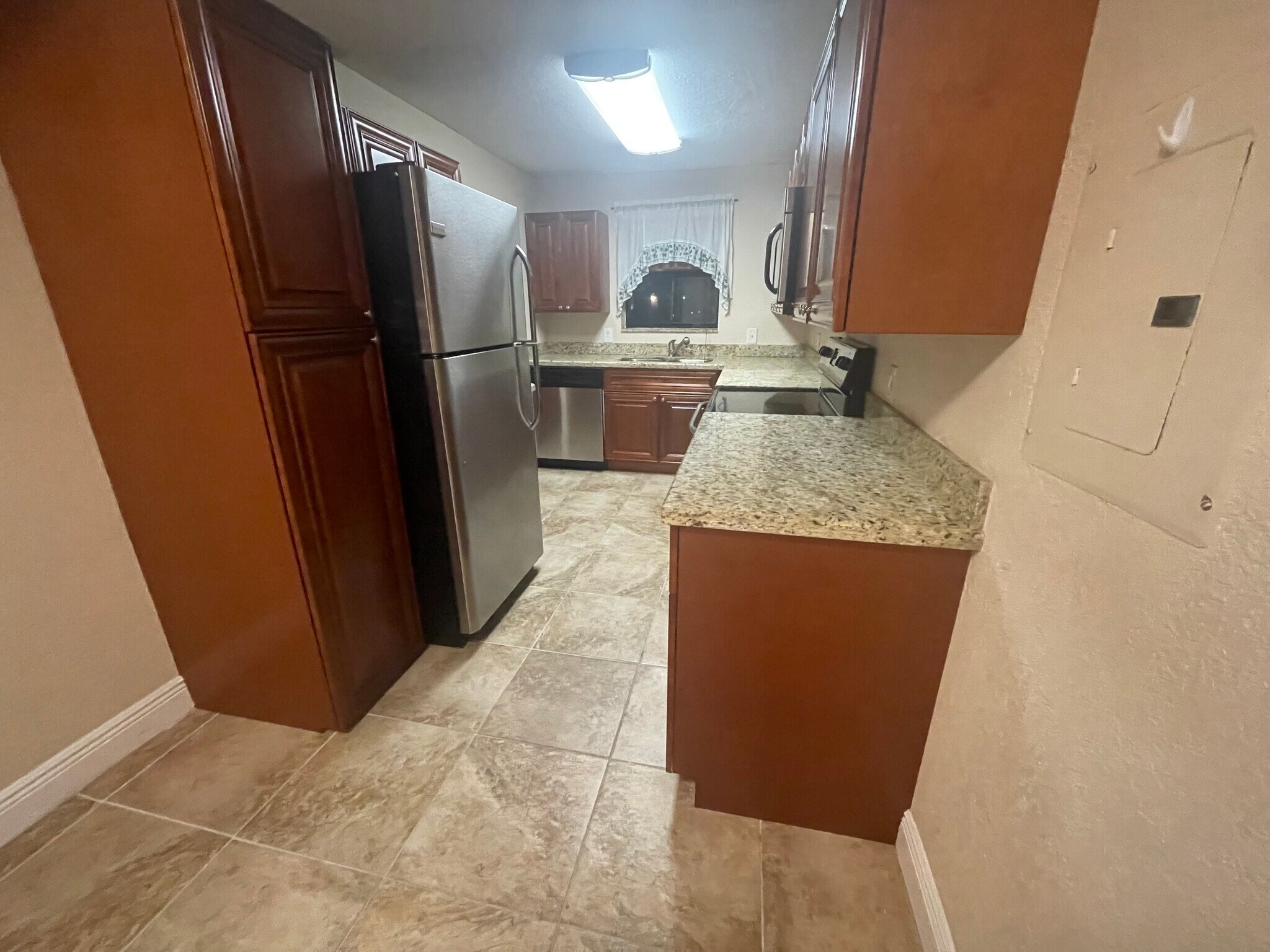 Building Photo - 10440 SW 156th Ct
