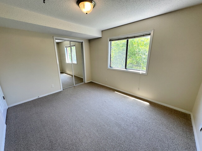 Building Photo - 1340 Brook St