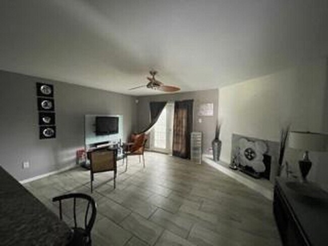 Primary Photo - 6049 Boeing St