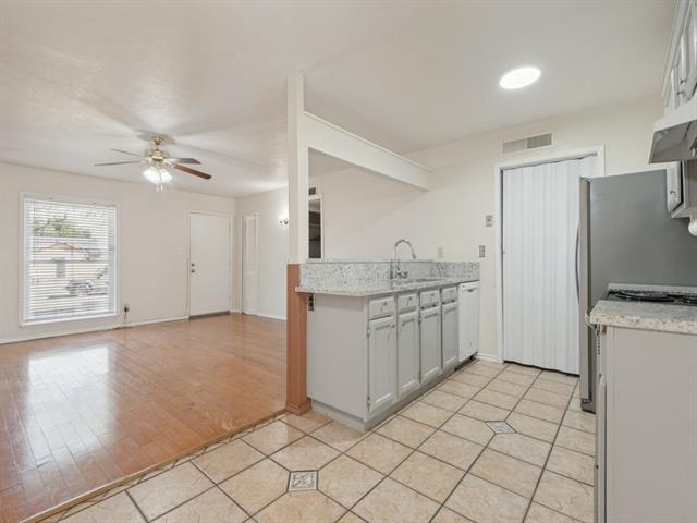 Building Photo - 5716 Pearce St