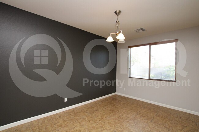 Building Photo - 1161 E Furness Dr