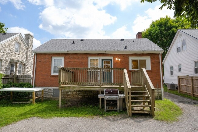 Building Photo - 416 Gibson Ave