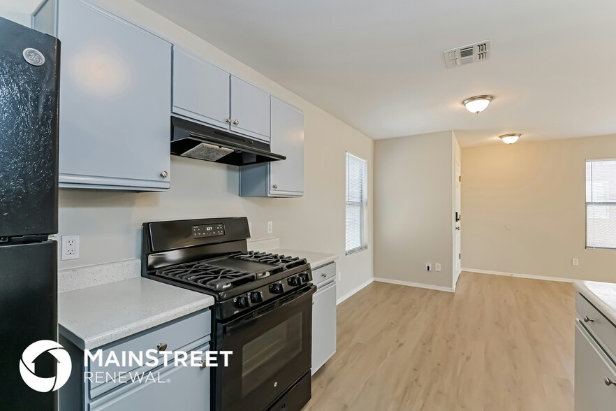 Building Photo - 1594 W Swisher Pl