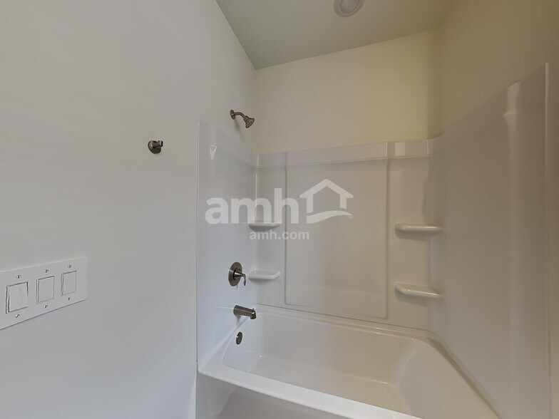 Building Photo - 3286 Emzy Dr