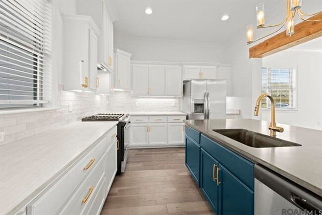 Building Photo - 5030 Myrtle Trail Dr