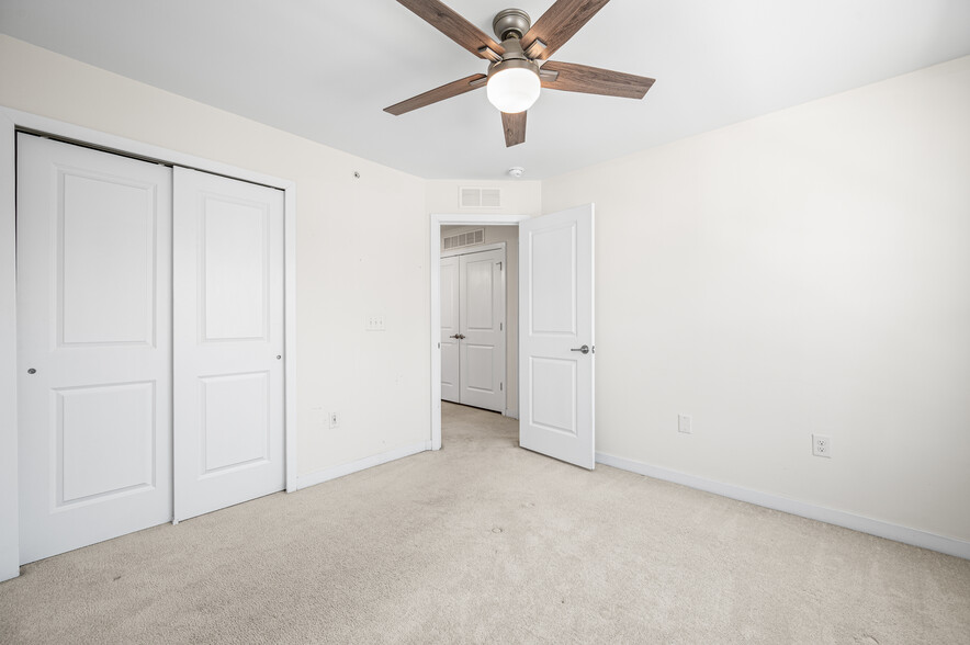 Building Photo - 1857 Boulder Dr