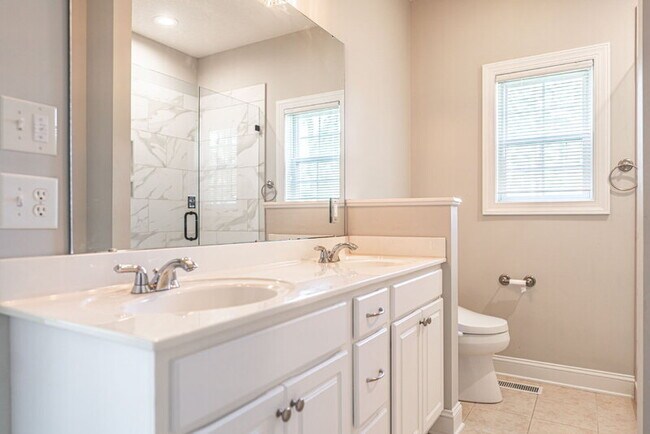 Building Photo - 167 Laurel Oak Ln