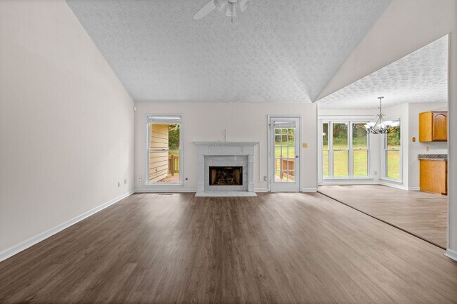Building Photo - 110 Hunters Glen