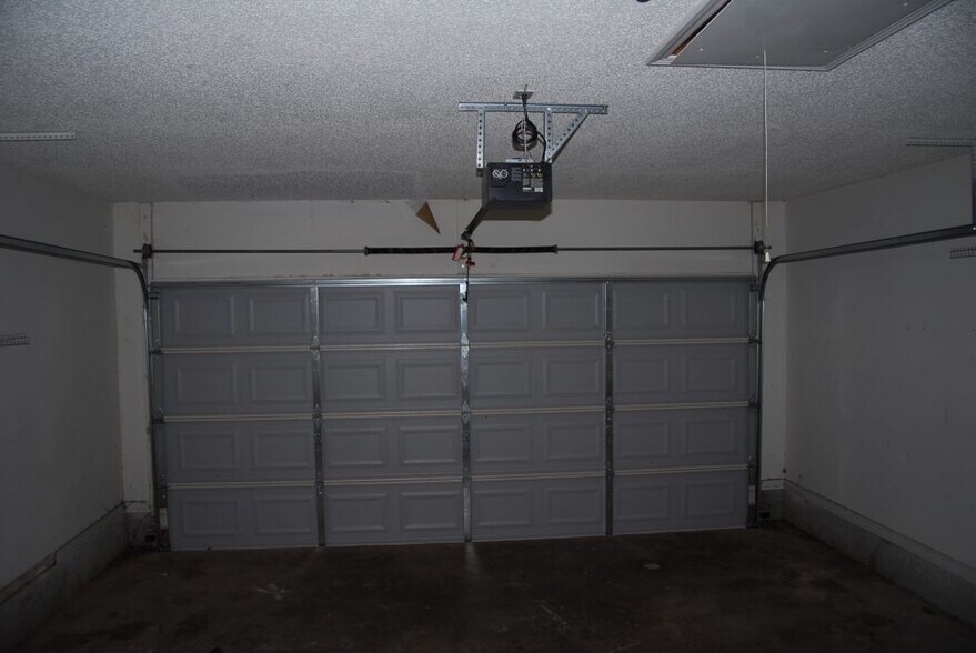 Building Photo - 14486 Williamsburg Dr