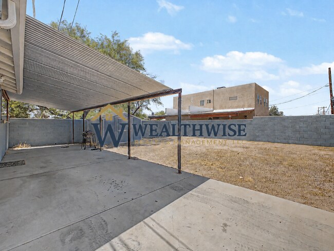 Building Photo - Private Studio Casita Near the University of Arizona Private gated covered parking!
