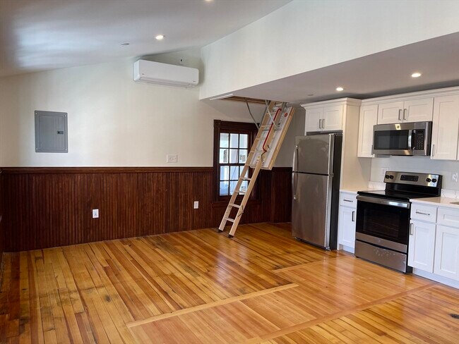 Building Photo - 41 Summer St