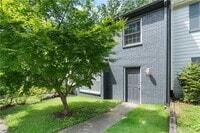 Building Photo - 1731 Twin Brooks Dr SE