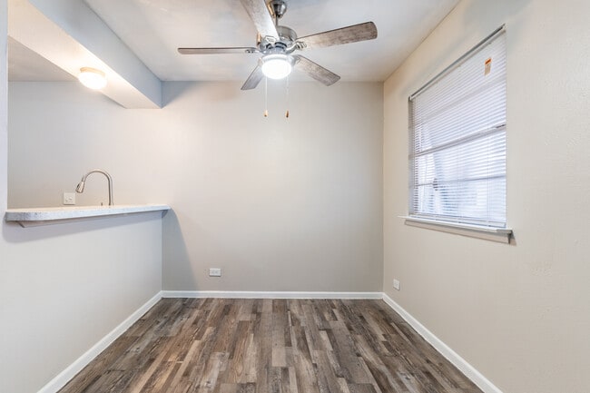 Building Photo - Southgate Manor Apartments