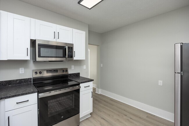 Building Photo - 5350 Slayton Ave