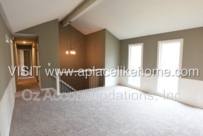 Building Photo - 1312 E 153rd St