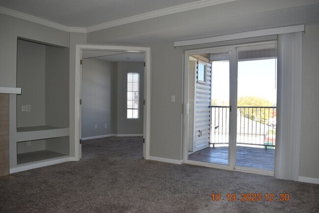 Building Photo - Spacious 2 bed + bonus room / Littleton Condo, Wonderful Location