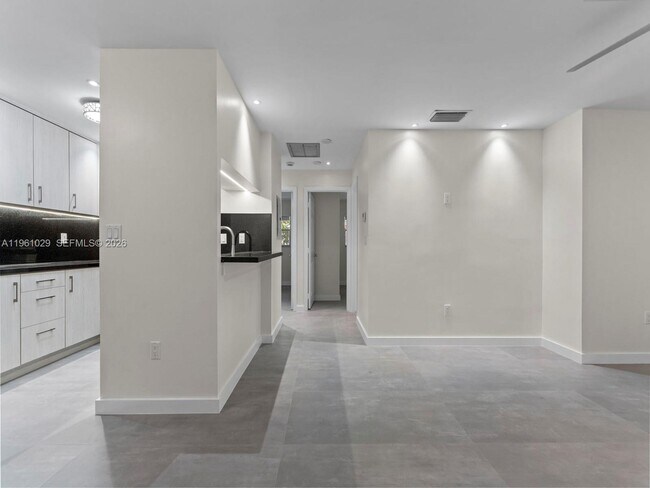 Building Photo - 15639 SW 73rd Cir Terrace