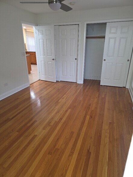 Building Photo - 826 E Capri Dr