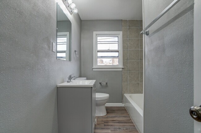 Building Photo - 3806 31st St