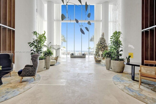 Building Photo - 18501 Collins Ave