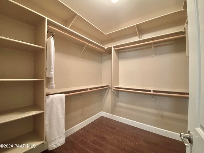 Building Photo - 1553 Range View Cir