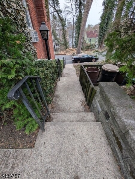 Building Photo - 46 Mt Kemble Ave