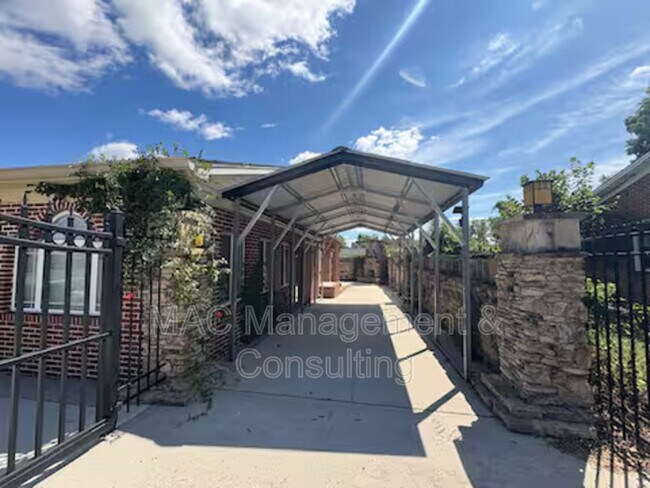 Building Photo - 335 N Peachtree Ave