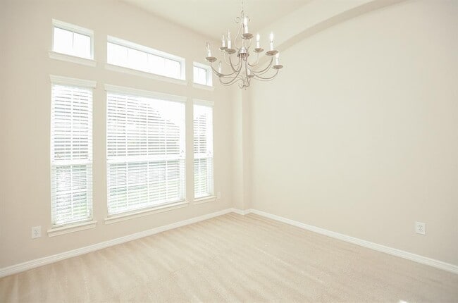 Building Photo - 3807 Broken Pine Ct