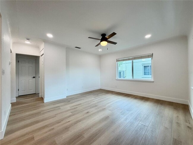 Building Photo - 2844 30th Ave N