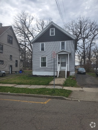 Building Photo - 3 Schubert St