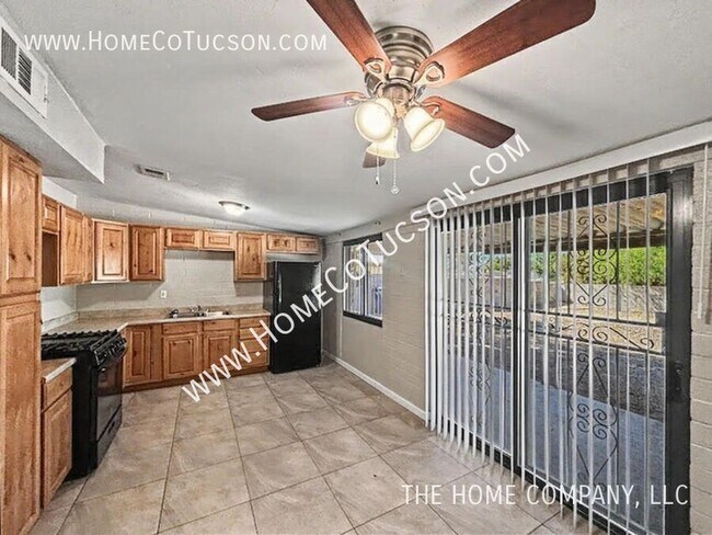 Building Photo - 410 W Calle Antonia