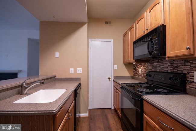 Building Photo - 12162 Penderview Ln