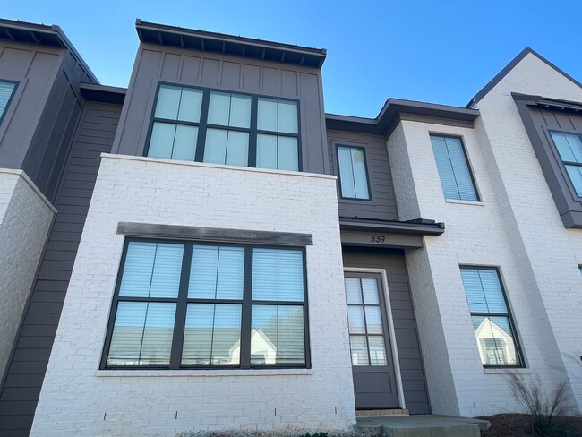Primary Photo - 3BR/3.5BA For Rent