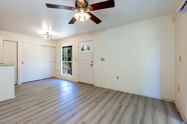 Building Photo - Unfurnished, 2 Bed, 1.5 Bath at Keonekai Villages
