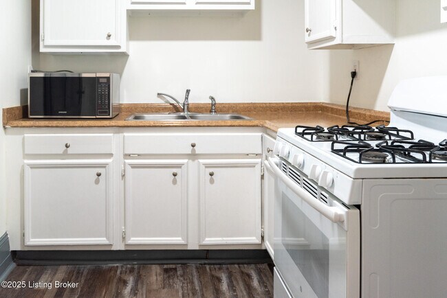 Building Photo - 1219 S 2nd St