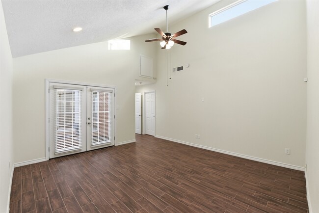 Building Photo - 14210 Briarhills Pkwy