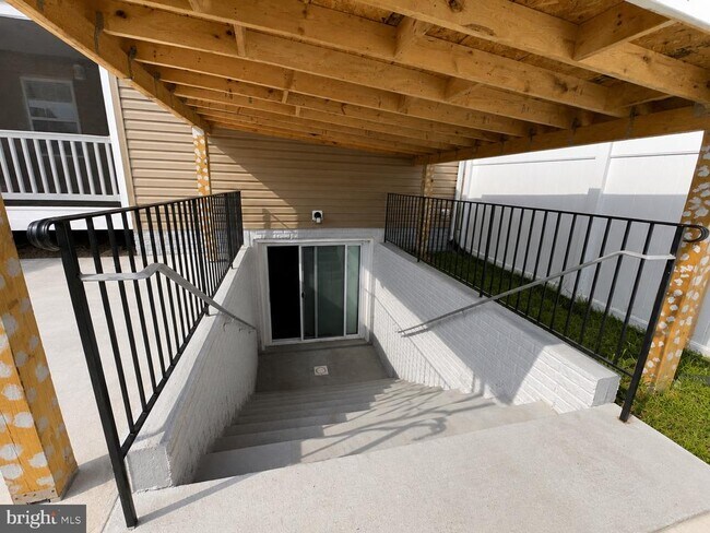 Building Photo - 6600 Long Shadow Ct