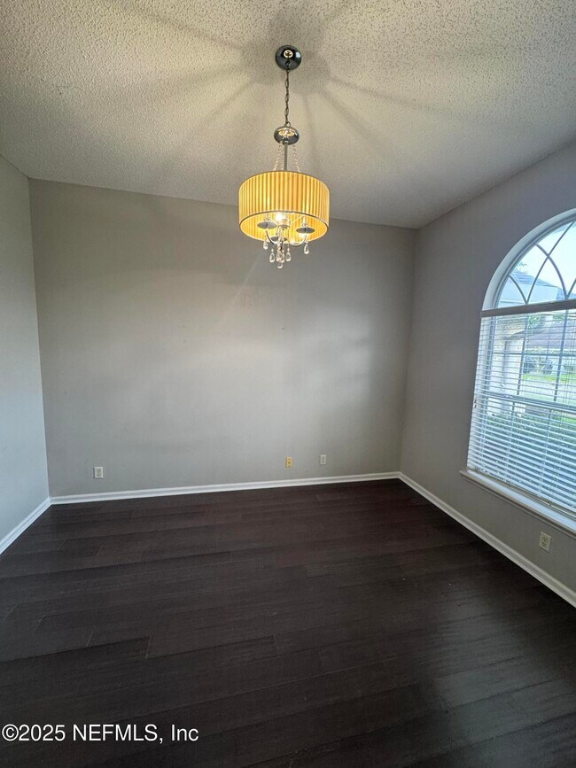 Building Photo - 12033 Walkers Glen Ln N