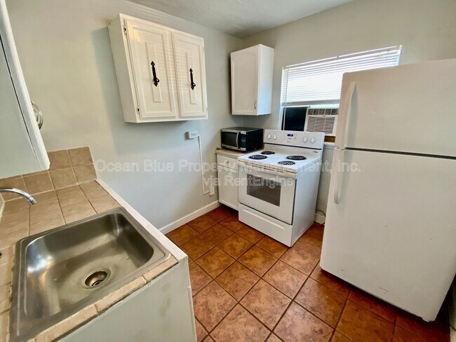 Building Photo - 1310 28th St N