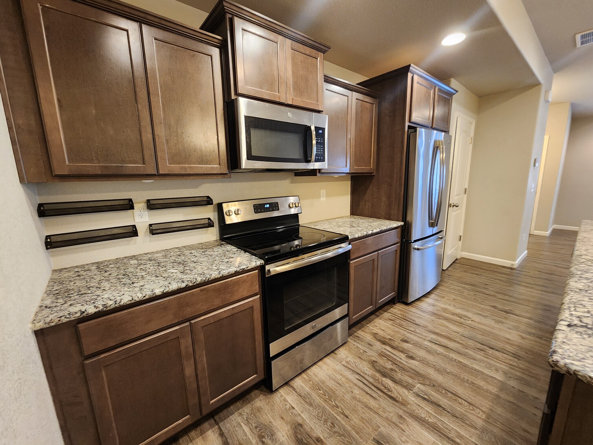 Building Photo - 2118 Birmingham Loop