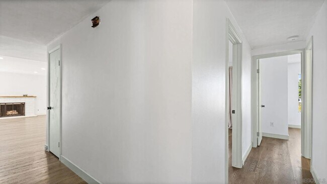 Building Photo - 1695 Kenora Dr