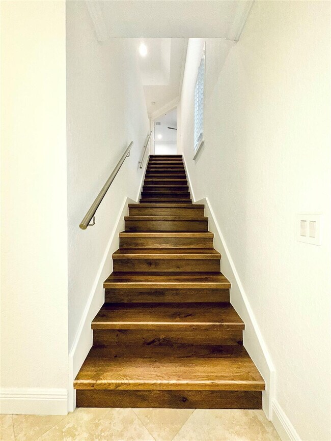 Building Photo - 2669 Center Ct Dr