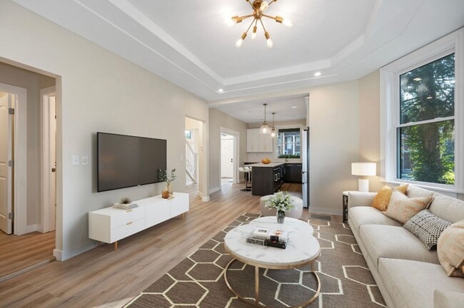 Building Photo - NORTHSIDE RARE GEM - FULLY RENOVATED 5+ BE...
