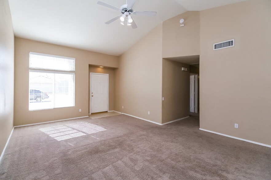 Building Photo - 1370 W Gary Dr