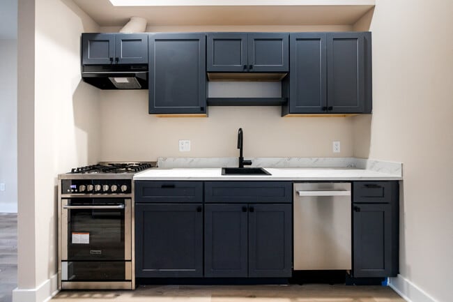 Building Photo - 4535 Commonwealth St