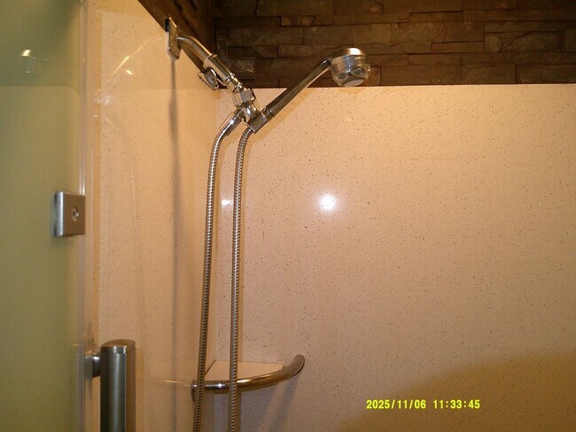 Building Photo - 390 S Almond St