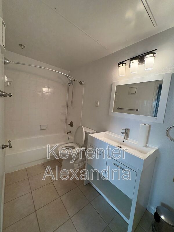 Building Photo - 1571 Spring Gate Dr.