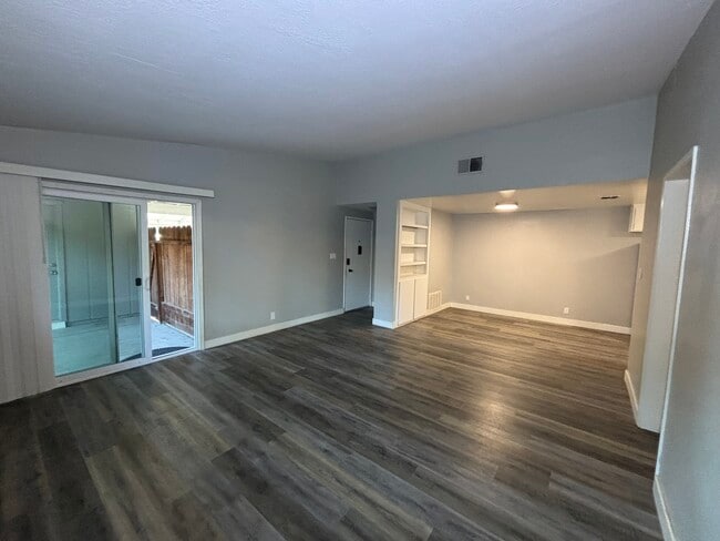 Building Photo - 1116 J St