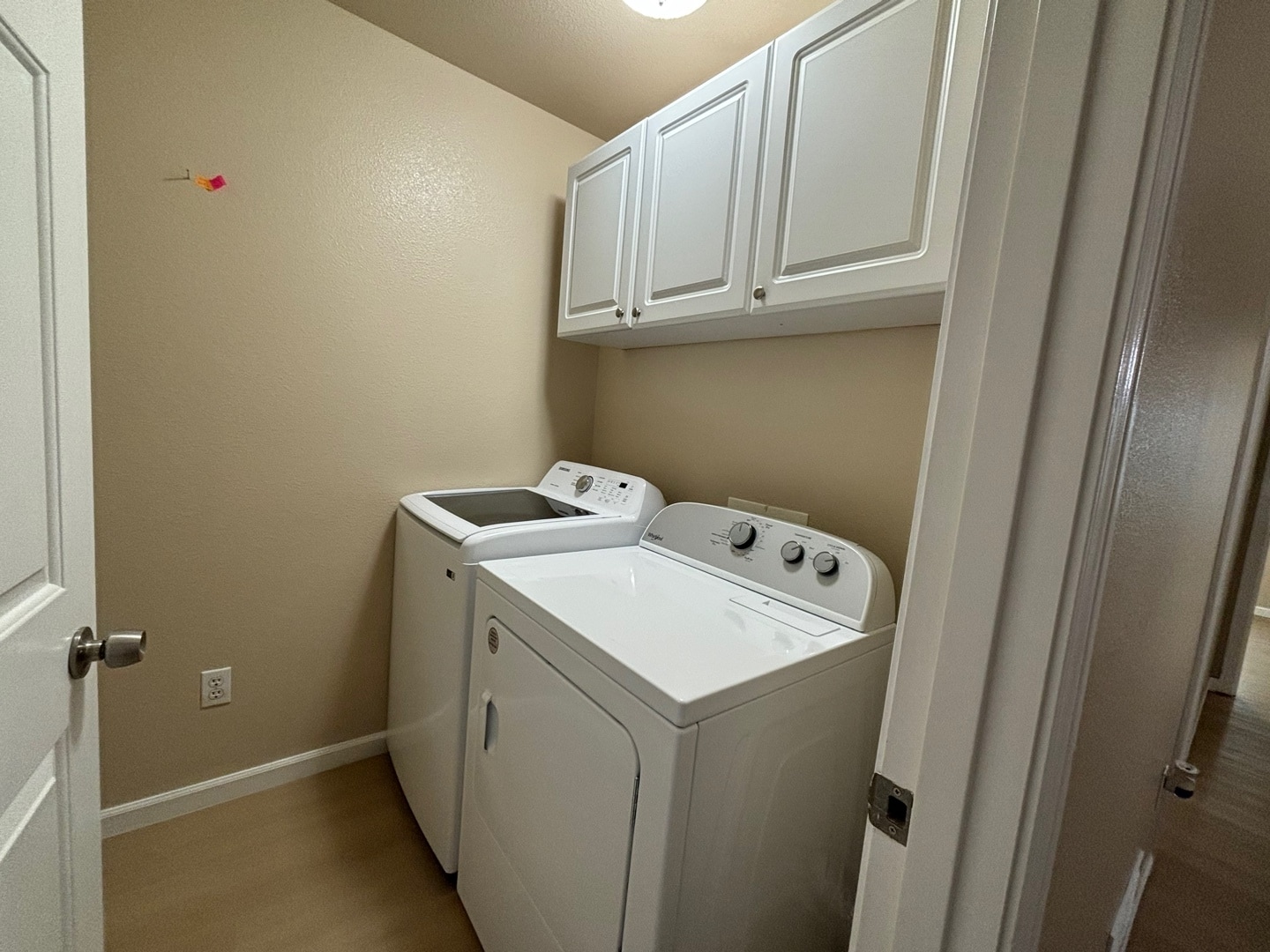 Building Photo - 8819 Lakehurst Dr