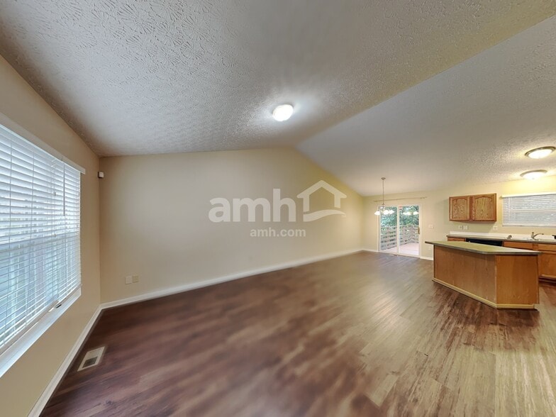 Building Photo - 7901 Chapel Stone Rd